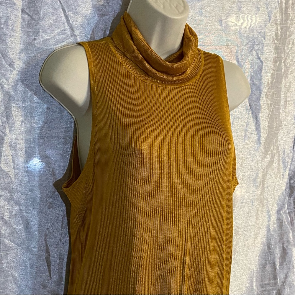 Liz Claiborne Collection SZ M, GUC, acetate, made in Hong Kong, shiny, silky